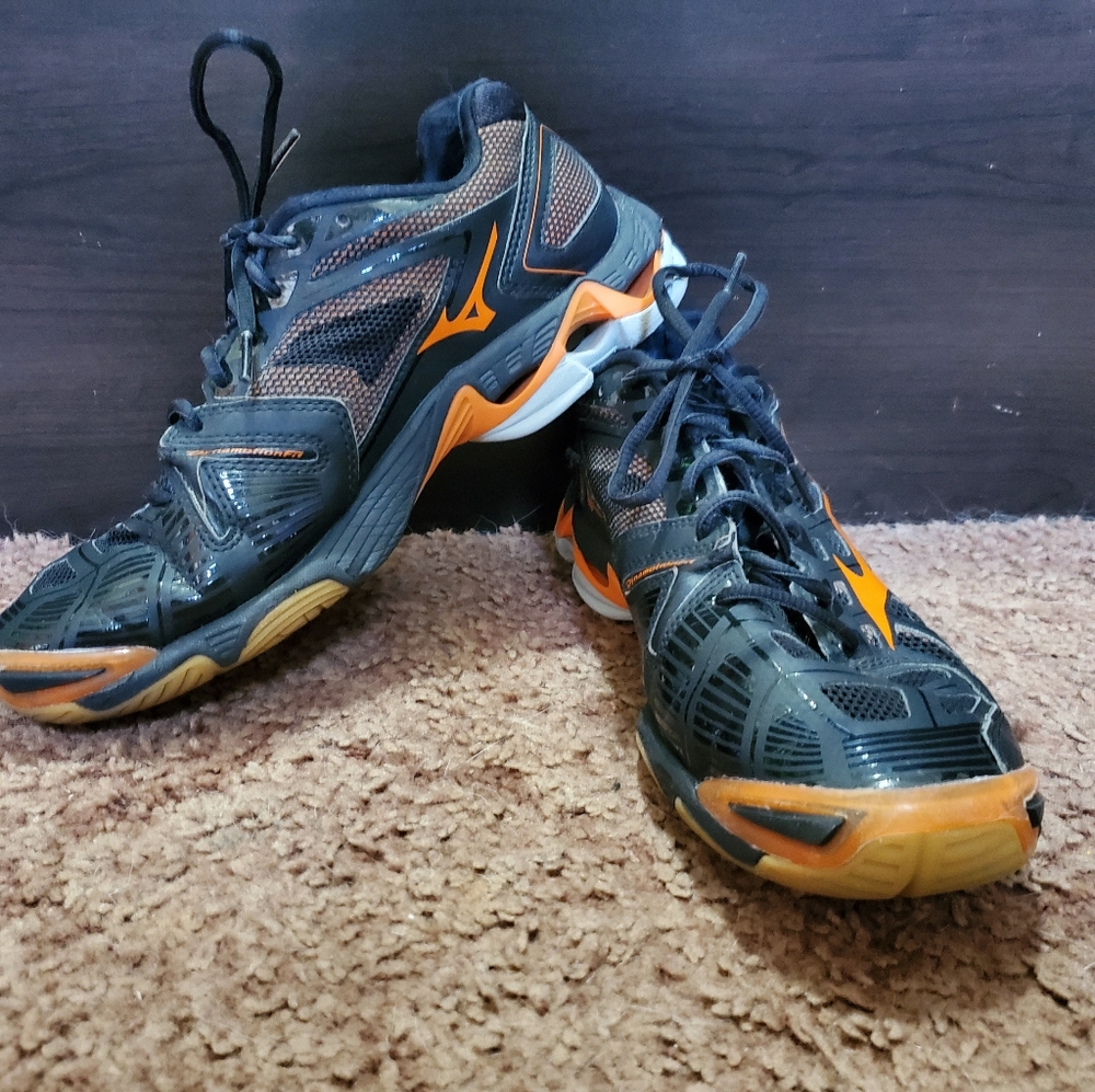Volleyball shoes